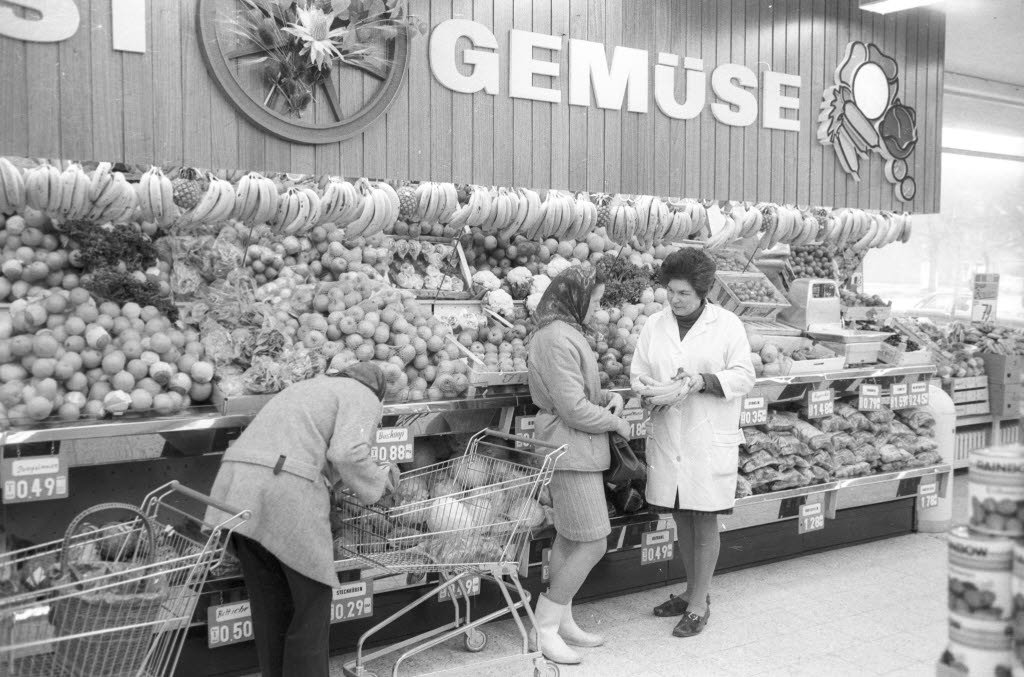 Drei Frauen beim einkaufen