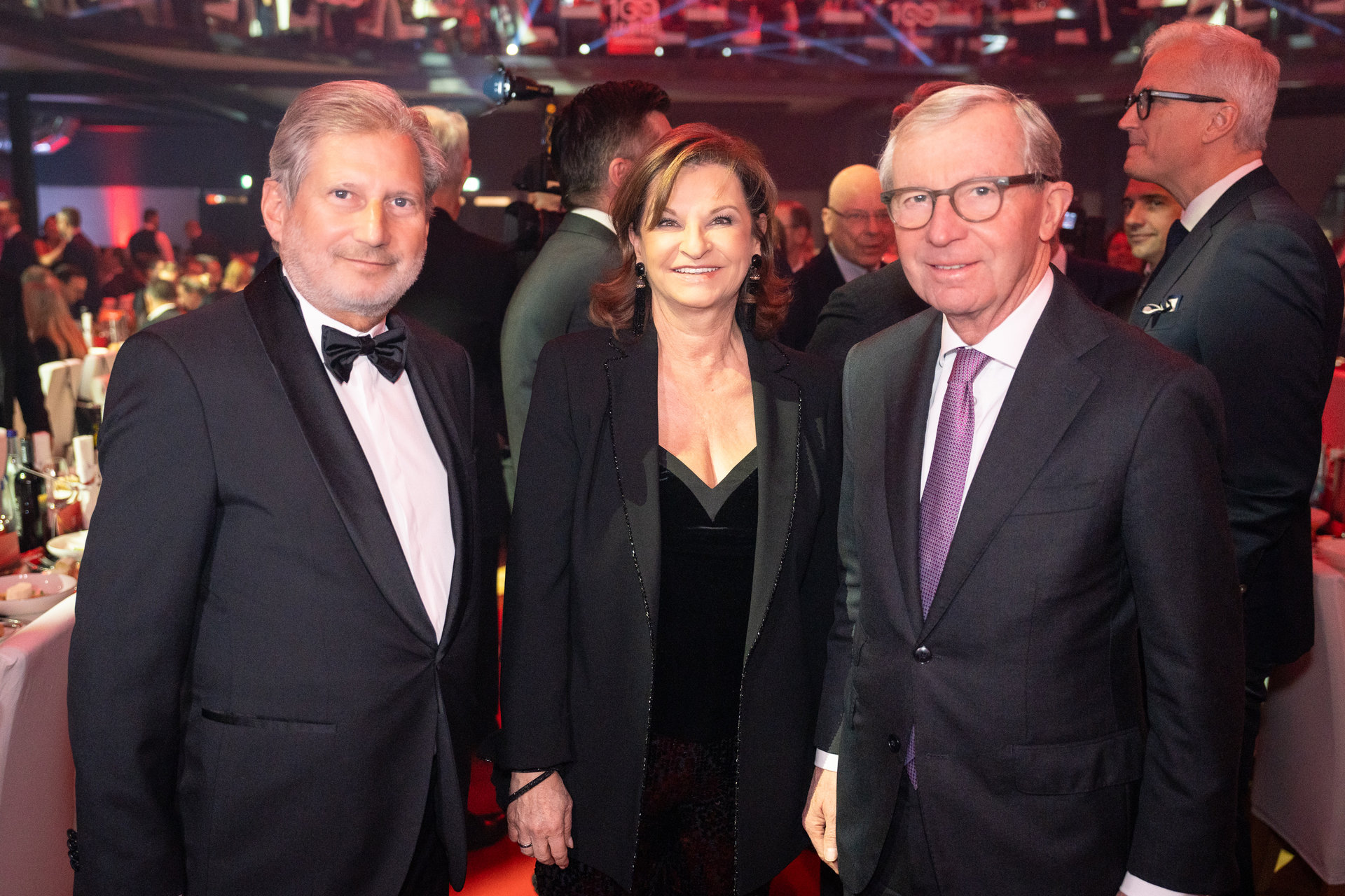 Foto von Johannes Hahn, Susanne Riess-Hahn und Wilfried Haslauer,