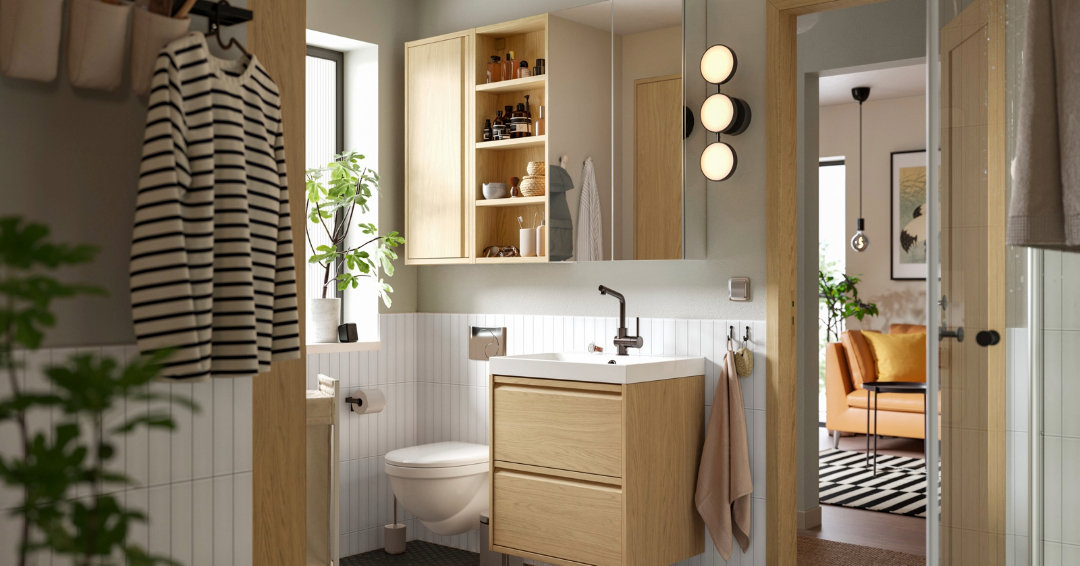 Badezimmer mit Holz Möbel