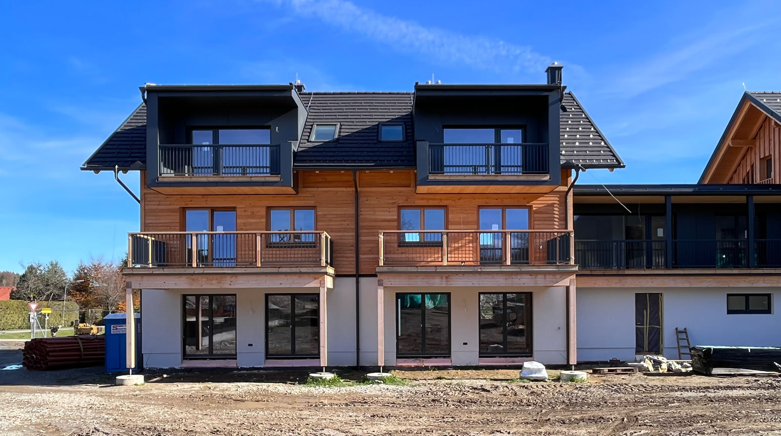 Insgesamt 49 Wohnungen: Fertiggestellte Häuser in Pöckau