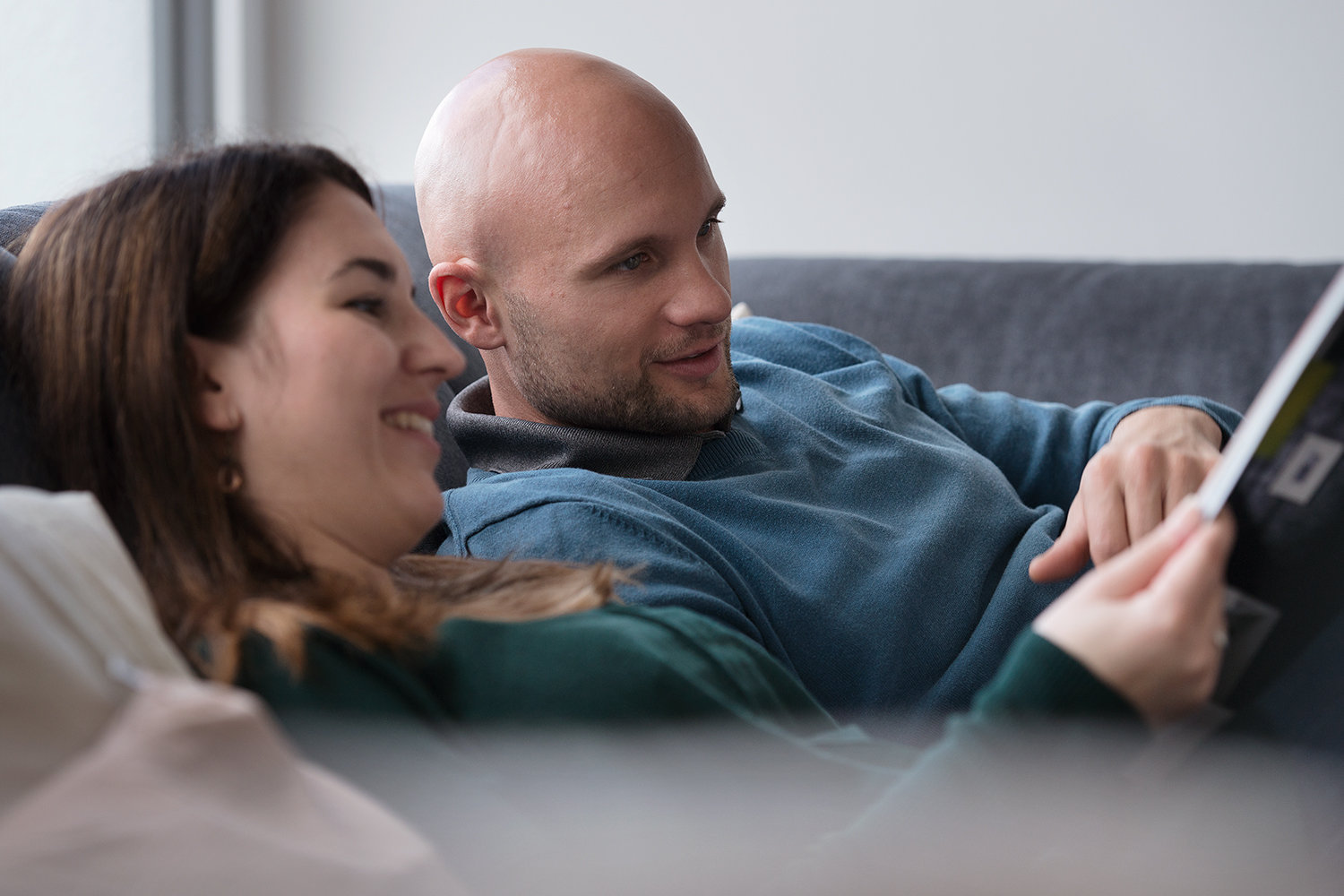 Familie Gottlieb genießt ihr neues Heim (@Marcel Köhler / Wüstenrot)