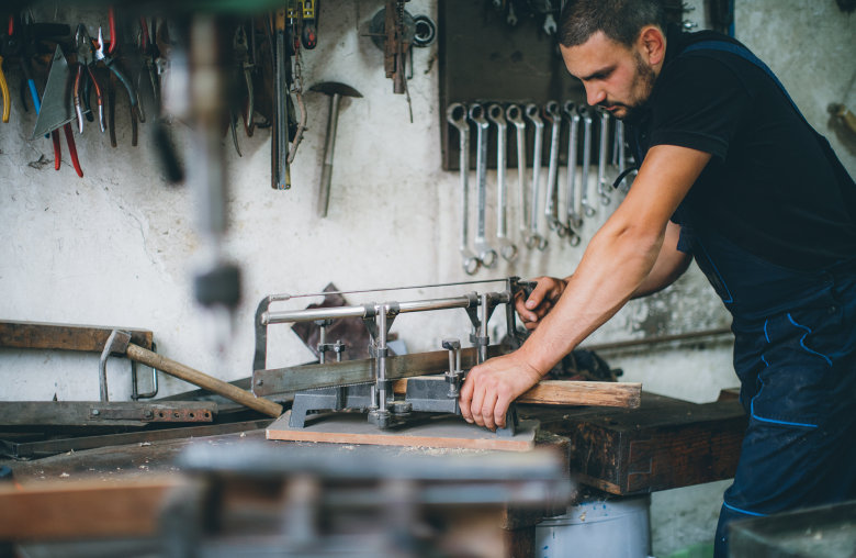 Ein Mann und seine Werkstatt