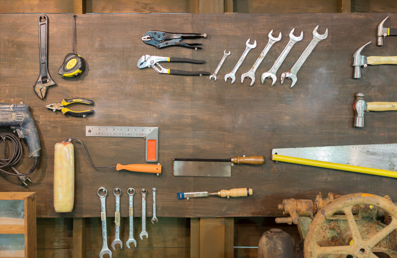 Die Ausrüstung einer Werkstatt (© iStock I WichitS)