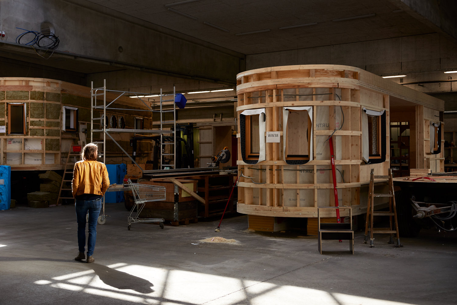 Tiny-House-Liebe: Seit 2012 arbeitet Theresa Steininger an der Entwicklung natürlicher Wohnwagons. © Wüstenrot/marcelkoehler.com