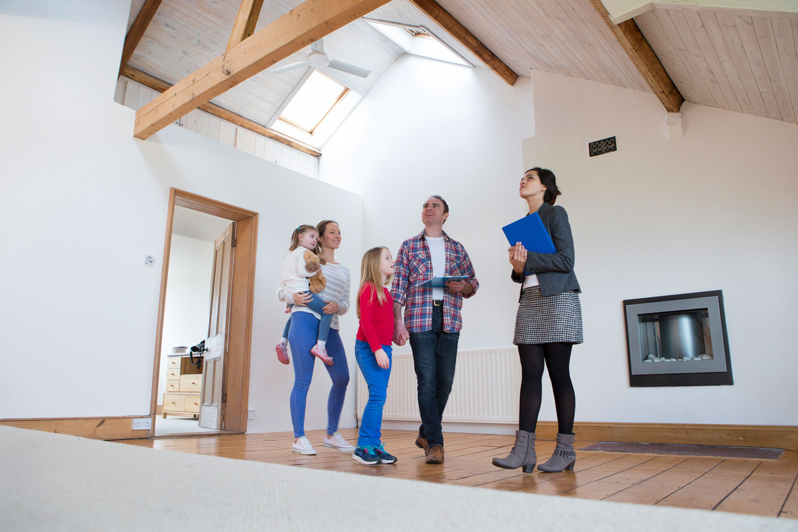 478525176 Familienheim: Mit Kindern den Wohnort zu wechseln, ist für alle Beteiligten spannend.