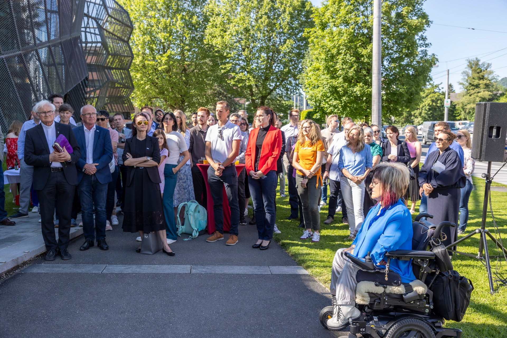 Festakt vor der Wüstenrot Zentrale