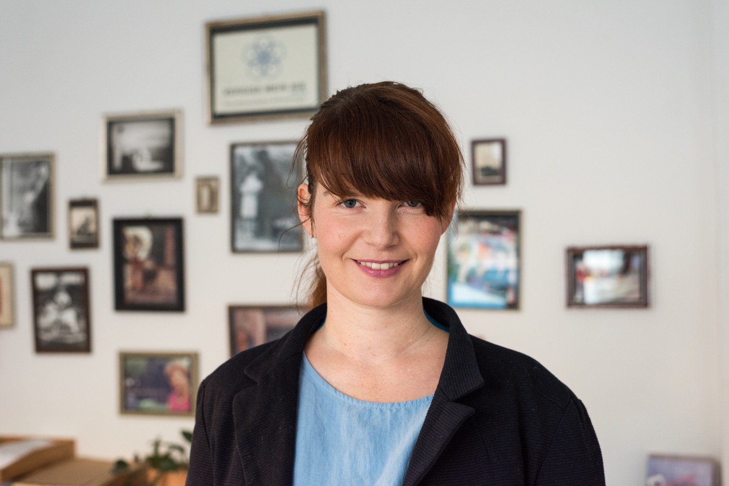 „Trauer ist so alt und so lebenswichtig wie die Liebe“, sagt Anemone Zeim. Die Social Entrepreneurin hat „Vergiss mein nie“ vor vier Jahren gegründet. © Trauerbegleitung & Erinnerungen | vergiss-mein-nie.de