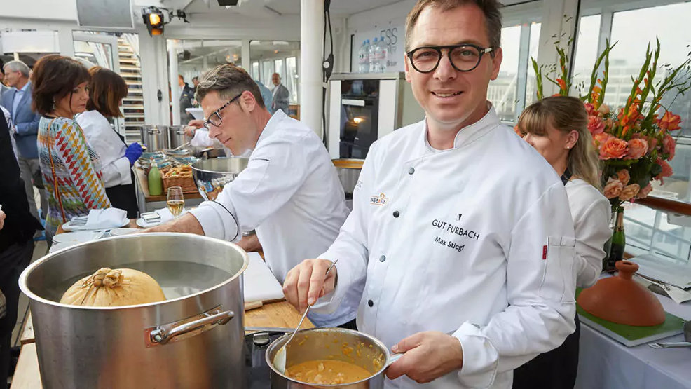 Von der Großzügigkeit, die er erfahren hat, etwas zurückzugeben.