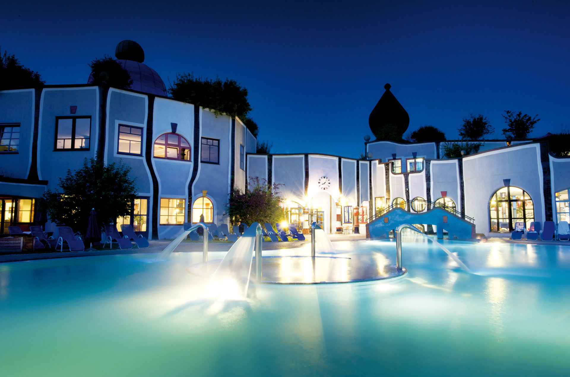 Die Rogner-Therme im steirischen Bad Blumau (© Hundertwasser Architekturprojekt)