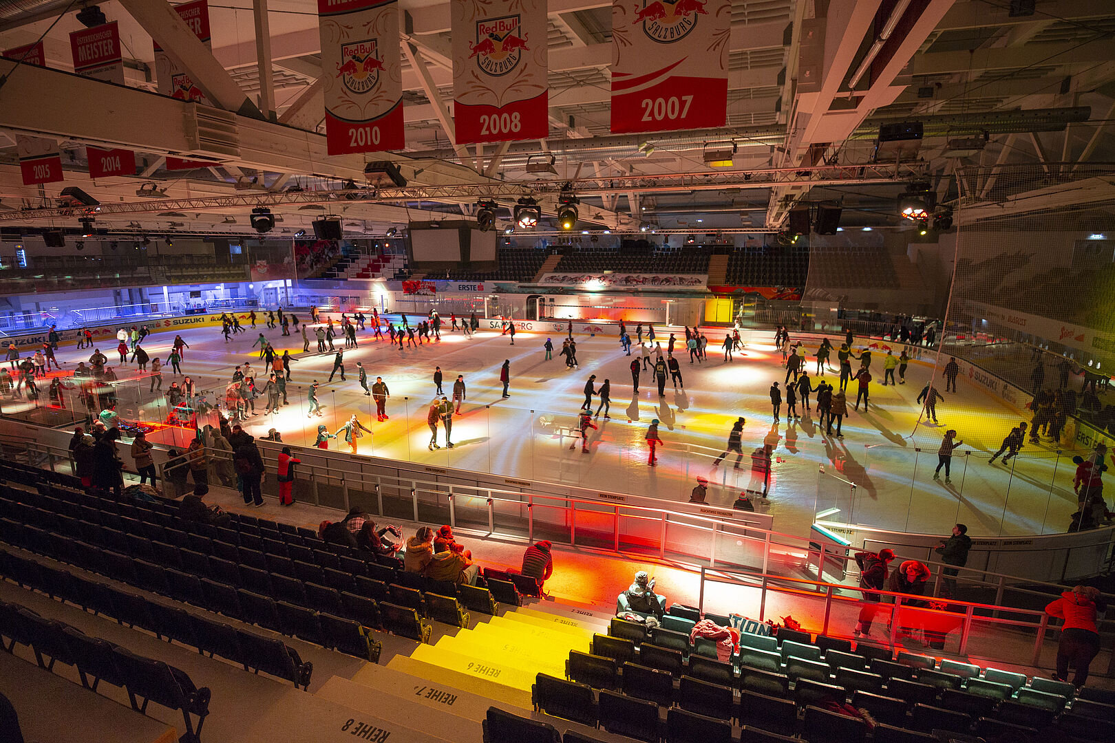 Eisdisco in der Salzburger Eisarena | ©Susi Berger / Camera Suspicta